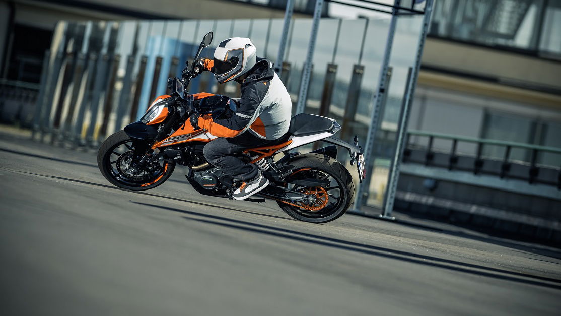 KTM 125 Duke review - first thoughts